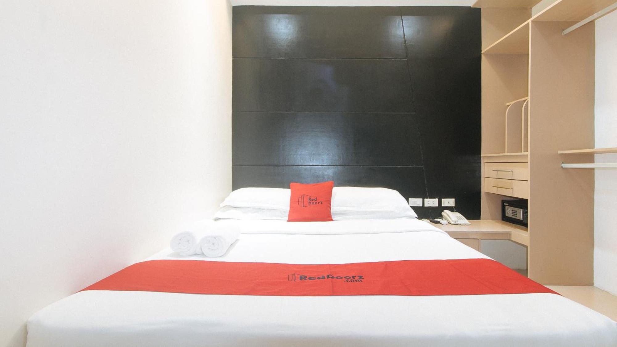 Reddoorz At Grand Apartelle Hernan Cortes Cebu Zewnętrze zdjęcie