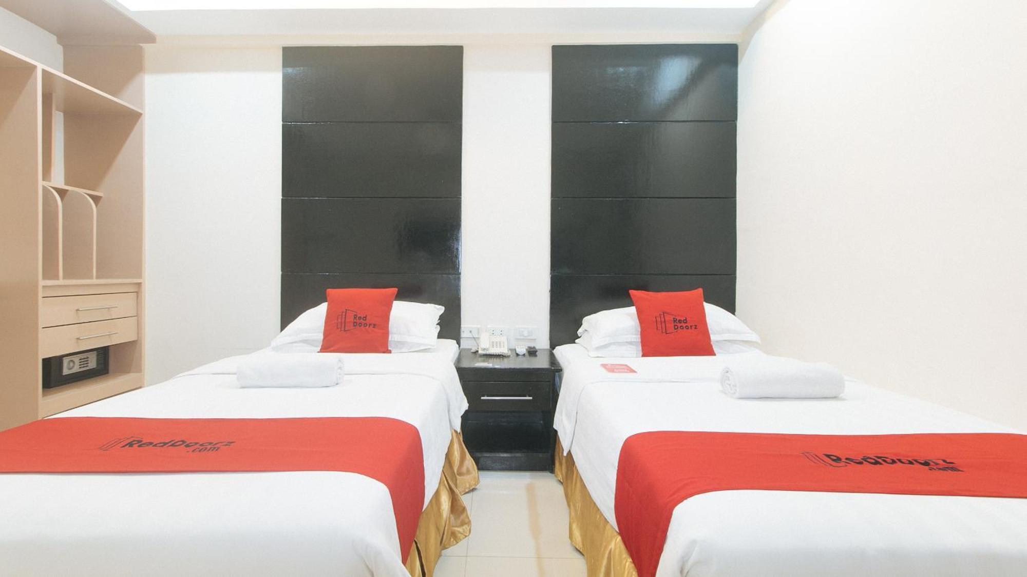 Reddoorz At Grand Apartelle Hernan Cortes Cebu Zewnętrze zdjęcie