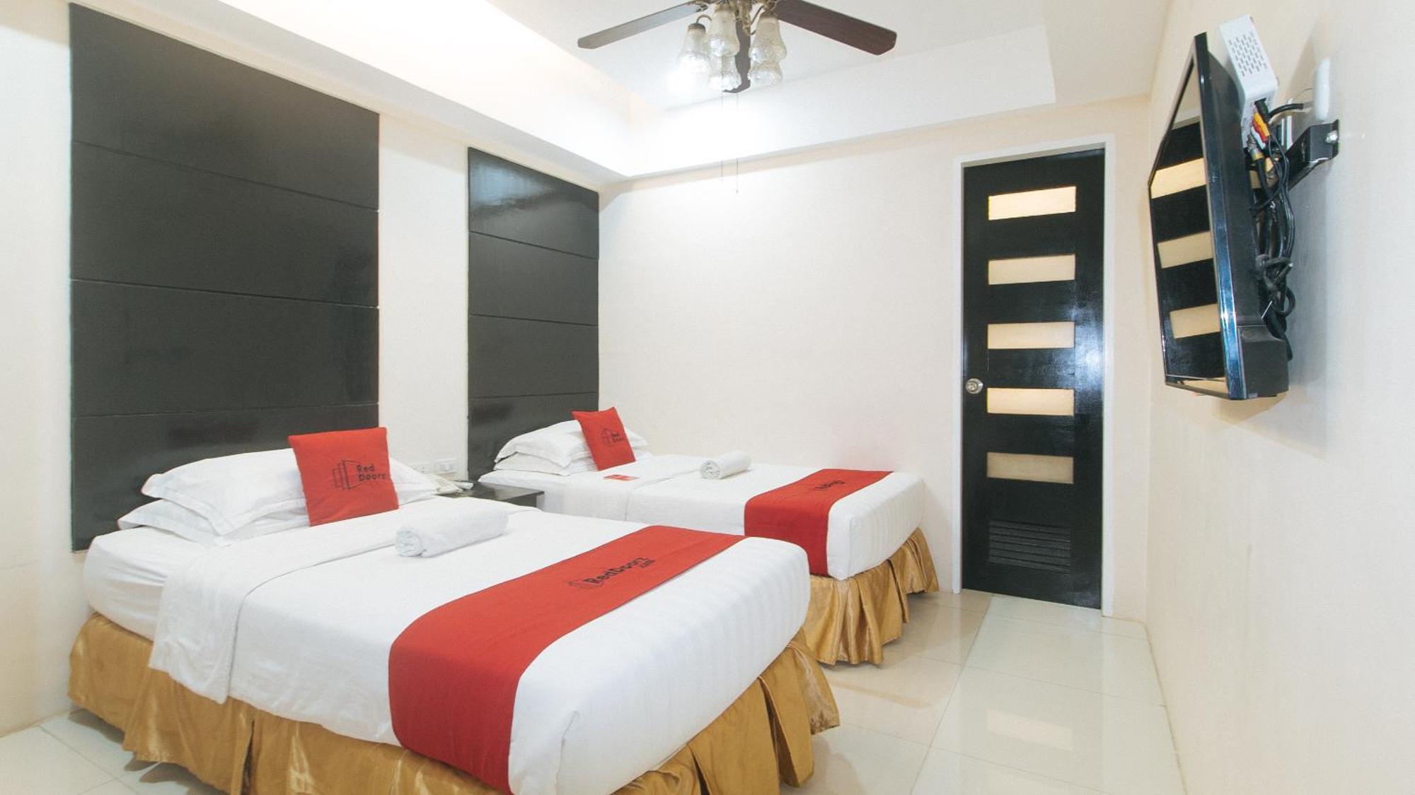 Reddoorz At Grand Apartelle Hernan Cortes Cebu Zewnętrze zdjęcie