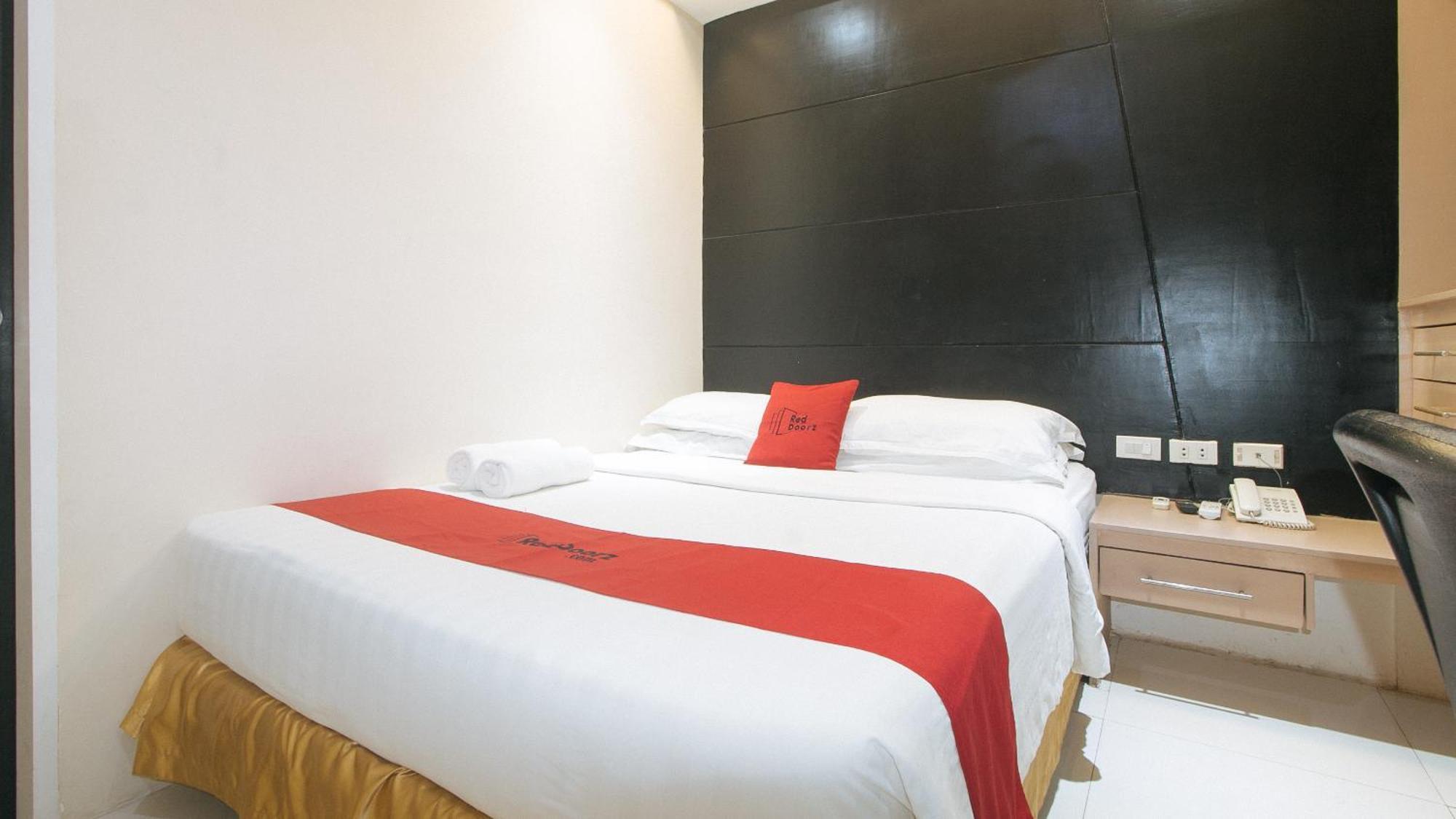 Reddoorz At Grand Apartelle Hernan Cortes Cebu Zewnętrze zdjęcie